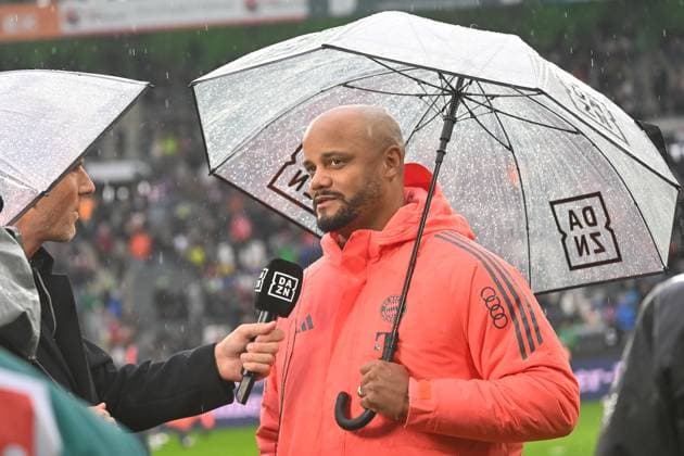 25 10 2025, Soccer 1 Bundesliga, Season 2025 2026, Matchday 08, Borussia Moenchengladbach FC Bayern Muenchen at Borussia Park in Moenchengladbach Vincent Kompany FC Bayern Muenchen, coach in an interview on DAZN Important notice According to the regulations of the DFL German Football League and the DFB German Football Association, it is prohibited to to exploit or have exploited photographs taken in the stadium and or of the match in the form of sequential images and or video-like photo series Foto Kirchner Media Thomas Haesler Copyright: xKirchner-Media ThomasxHaeslerx