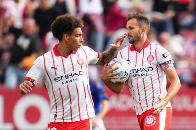 ESP: Girona FC v Real Oviedo. Liga match 2025-2026, Date 10 Cristhian Stuani of Girona FC celebrates after scoring the 1-2 during the La Liga match 2025-2026, date 10 between Girona FC and Real Oviedo played at Montilivi Stadium on October 25, 2025 in Girona, Spain. kpng Copyright: xBaguxBlancox xPRESSINx PS_251025_GIR_OVI_2425_254