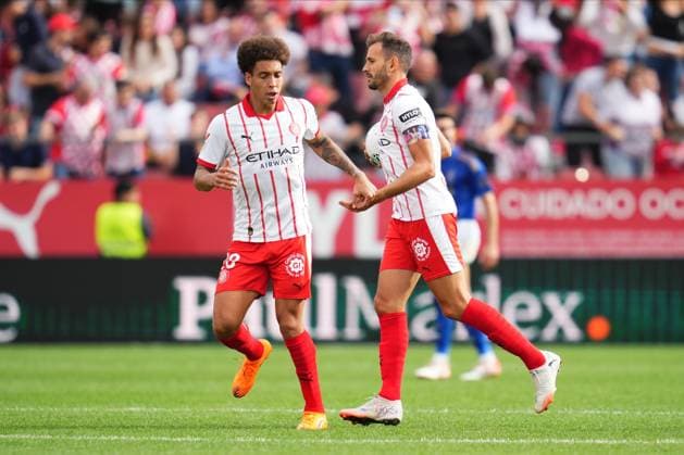 ESP: Girona FC v Real Oviedo. Liga match 2025-2026, Date 10 Cristhian Stuani of Girona FC celebrates after scoring the 1-2 during the La Liga match 2025-2026, date 10 between Girona FC and Real Oviedo played at Montilivi Stadium on October 25, 2025 in Girona, Spain. kpng Copyright: xBaguxBlancox xPRESSINx PS_251025_GIR_OVI_2425_255