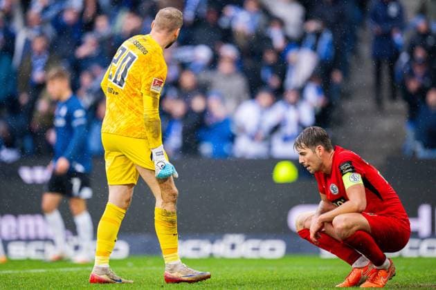 25 10 2025 Soccer, 2025 2026, 2 Bundesliga, 10 Matchday, DSC Arminia Bielefeld SV Elversberg L R Nicolas Kristof Elversberg , Maximilian Rohr Elversberg DFL REGULATIONS PROHIBIT ANY USE OF PHOTOGRAPHS AS IMAGE SEQUENCES AND OR QUASI VIDEO