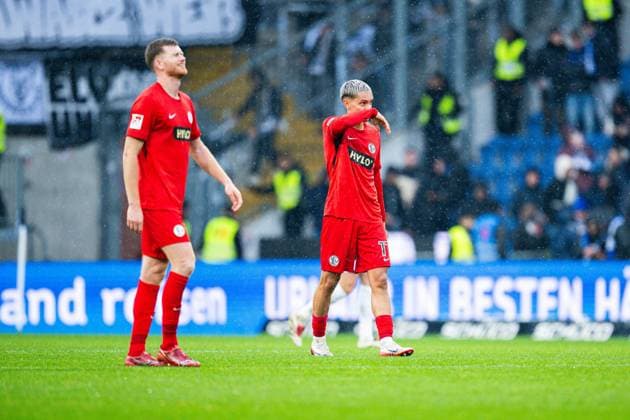 25 10 2025 Soccer, 2025 2026, 2 Bundesliga, 10 Matchday, DSC Arminia Bielefeld SV Elversberg L R Florian Le Joncour Elversberg , Frederik Schmahl Elversberg DFL REGULATIONS PROHIBIT ANY USE OF PHOTOGRAPHS AS IMAGE SEQUENCES AND OR QUASI VIDEO