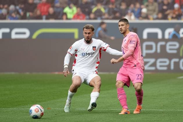 v li Niklas Dorsch FC Heidenheim, 30 , Andrej Kramaric TSG 1899 Hoffenheim, 27 , GER, TSG 1899 Hoffenheim vs 1 FC Heidenheim, Football, Men, 1 Bundesliga, Matchday 8, Season 2025 2026, 25 10 2025, DFL DFB REGULATIONS PROHIBIT ANY USE OF PHOTOGRAPHS AS IMAGE SEQUENCES AND OR QUASI VIDEO, GER, TSG 1899 Hoffenheim vs 1 FC Heidenheim, Football, Men, 1 Bundesliga, Matchday 8, Season 2025 2026, 25 10 2025 Sinsheim Copyright: xEibner-Pressefoto WolfgangxFrankx EP_WFK