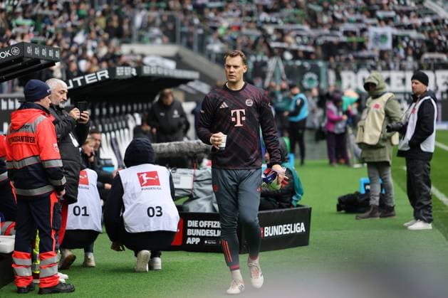 GER, 1 FBL Borussia Moenchengladbach vs FC Bayern Muenchen 25 10 2025, Borussia Park, Moenchengladbach, GER, 1 FBL Borussia Moenchengladbach vs FC Bayern Muenchen , in picture Manuel Neuer goalkeeper Bayern Muenchen 1 , goes to the bench nordphotoxGmBHx xMeuter nph00351