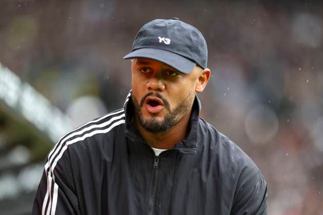 Mönchengladbach, Germany, 25 10 25 Coach Vincent Kompany FC Bayern Munich looks on during the Bundesliga match between Borussia Mönchengladbach vs FC Bayern Munich at the stadium in Borussia Park Mönchengladbach Stadion im Borussia Park North Rhine Westphalia Germany Copyright: xBrauer-Fotoagenturx xAdrianxSchlx