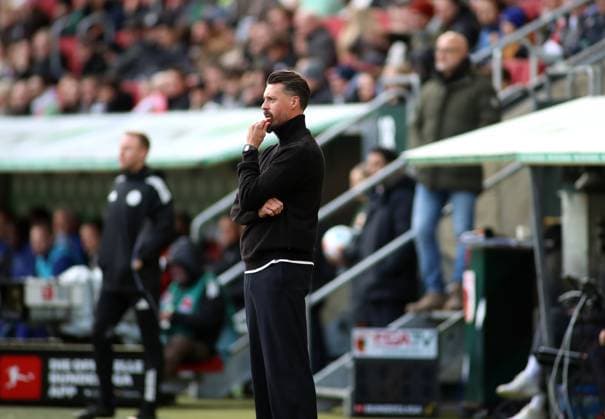 Football, Men, Season 2025 2026, FC Augsburg RB Leipzig, Bundesliga, WWK Arena Sandro Wagner, Coach FC Augsburg pensive on the touchline DFL DFB regulations prohibit any use of photographs as image sequences and or quasi video