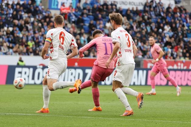 25 10 2025, xtvx, Fußball 1 Bundesliga, TSG 1899 Hoffenheim 1 FC Heidenheim v l Goal scored, Tor zum 1 0 Fisnik Asllani TSG 1899 Hoffenheim DFL DFB REGULATIONS PROHIBIT ANY USE OF PHOTOGRAPHS as IMAGE SEQUENCES and or QUASI VIDEO Sinsheim