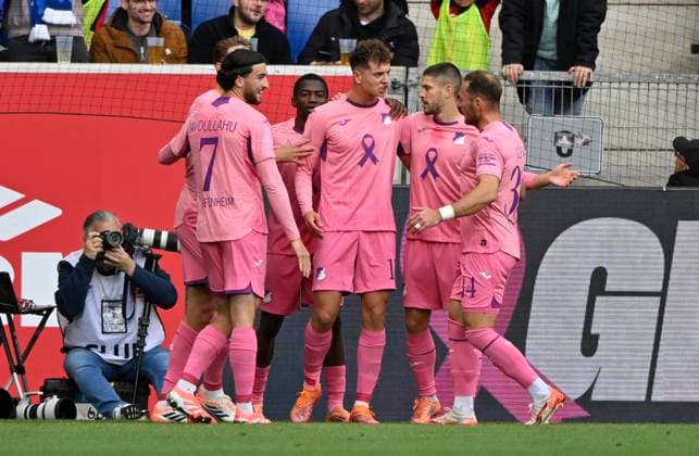 GOAL for 1 0 Fisnik Asllani TSG 1899 Hoffenheim 11 Goal celebration Pink violet jersey Special jersey campaign TOGETHER AGAINST BREAST CANCER TSG 1899 Hoffenheim Umut Tohumcu TSG 1899 Hoffenheim 17 Leon Avdullahu TSG 1899 Hoffenheim 07 Vladimir Coufal TSG 1899 Hoffenheim vs. Coufal TSG 1899 Hoffenheim 34 TSG 1899 Hoffenheim vs 1 FC Heidenheim 1846 FCH 25 10 2025 DFL REGULATIONS PROHIBIT ANY USE OF PHOTOGRAPHS AS IMAGE SEQUENCES AND OR QUASI VIDEO TSG 1899 Hoffenheim vs 1 FC Heidenheim 1846 FCH