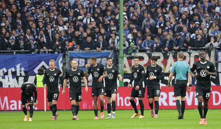 Soccer, Men, Season 2025 2026,1 Liga, Volksparkstadion, Hamburger SV vs VfL Wolfsburg, Goal celebration 0 1 by Adam Daghim Wolfsburg DFL REGULATIONS PROHIBIT ANY USE OF PHOTOGRAPHS AS IMAGE SEQUENCES AND OR QUASI VIDEO