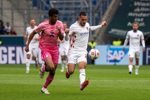 Bernardo Fernandes Da Silva Junior TSG 1899 Hoffenheim and Arijon Ibrahimovic 1 FC Heidenheim xettx, Germany, Sinsheim, 25 10 2025, Football, Bundesliga TSG 1899 Hoffenheim vs 1 FC Heidenheim, Season 2025 2026, Matchday 8, PreZero Arena DFL DFB REGULATIONS PROHIBIT ANY USE OF PHOTOGRAPHS AS IMAGE SEQUENCES AND OR QUASI VIDEO