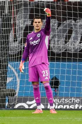 Michael Zetterer Eintracht Frankfurt, 23 , Germany, Football, 1 Bundesliga, Matchday 8, 2025 2026, Eintracht Frankfurt vs FC St Pauli, 25 10 2025, Deutsche Bank Park, Frankfurt am Main, Germany Frankfurt am Main Deutsche Bank Park Hessen Germany Copyright: xGrantxHubbsx