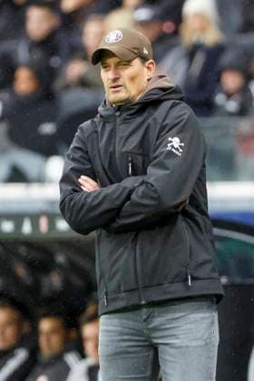 Alexander Blessin FC St Pauli, Coach , Germany, Football, 1 Bundesliga, Matchday 8, 2025 2026, Eintracht Frankfurt vs FC St Pauli, 25 10 2025, Deutsche Bank Park, Frankfurt am Main, Germany Frankfurt am Main Deutsche Bank Park Hessen Germany Copyright: xGrantxHubbsx