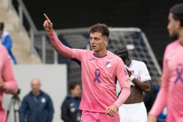Goal for 1 0 by Fisnik Asllani TSG 1899 Hoffenheim, 11 ,Jubel, Torjubel GER, TSG 1899 Hoffenheim vs 1 FC Heidenheim, Fußball, Herren, 1 Bundesliga, 8 Spieltag, Spielzeit 2025 2026, 25 10 2025, DFL DFB REGULATES PROHIBIT ANY USE OF PHOTOGRAPHS AS IMAGE SEQUENCES AND OR QUASI VIDEO, GER, TSG 1899 Hoffenheim vs 1 FC Heidenheim, Football, Men, 1 Bundesliga, Matchday 8, Season 2025 2026, 25 10 2025 Sinsheim Copyright: xEibner-Pressefoto WolfgangxFrankx EP_WFK