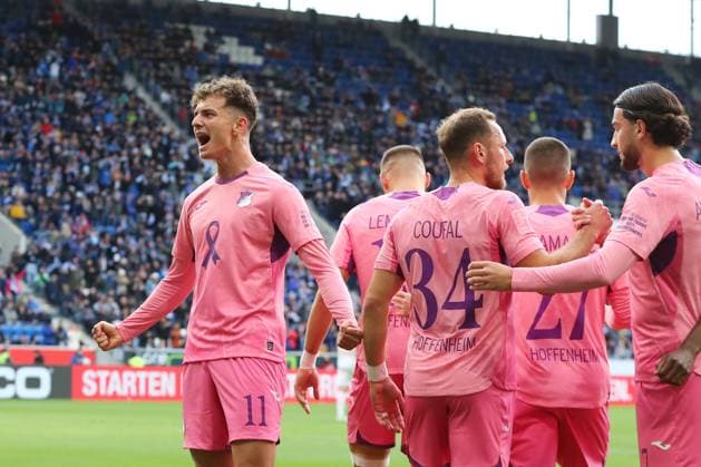 25 10 2025, xtvx, Fußball 1 Bundesliga, TSG 1899 Hoffenheim 1 FC Heidenheim v l Goal scored, Tor zum 1 0 Fisnik Asllani TSG 1899 Hoffenheim Torjubel, Goal celebration, celebrate the goal, celebrates scoring DFL DFB REGULATIONS PROHIBIT ANY USE OF PHOTOGRAPHS as IMAGE SEQUENCES and or QUASI VIDEO Sinsheim