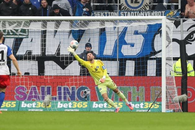 25 10 2025, xtgx, Soccer 1 Bundesliga, Hamburger SV VfL Wolfsburg emspor, v l Goal to 0 1 by Adam Daghim Wolfsburg, 11 DFL DFB REGULATIONS PROHIBIT ANY USE OF PHOTOGRAPHS as IMAGE SEQUENCES and or QUASI VIDEO Hamburg