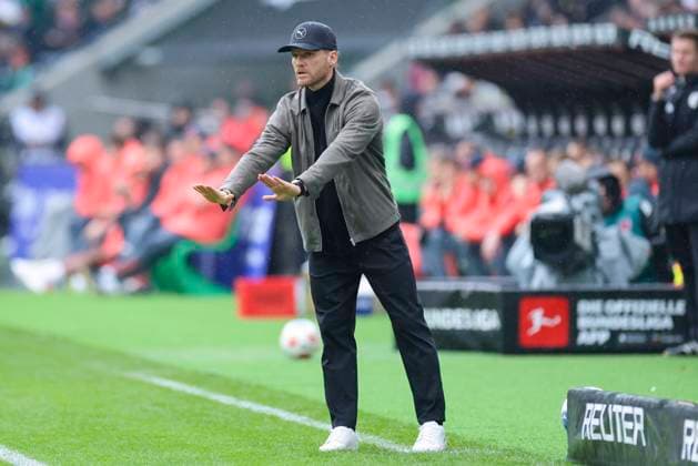 Trainer Eugen Polanski (Borussia Moenchengladbach) gestikuliert, Bundesliga, Borussia Mönchengladbach v FC Bayern München, Stadion im Borussia-Park am 25. October 2025 in Mönchengladbach, Deutschland. (Foto von Marco Steinbrenner DeFodi Images) Trainer Eugen Polanski (Borussia Moenchengladbach) gestures, Bundesliga, Borussia Mönchengladbach v FC Bayern München, Stadion im Borussia-Park, October 25, 2025 in Mönchengladbach, Germany. (Photo by Marco Steinbrenner DeFodi Images) DFL regulations prohibit any use of photographs as image sequences and or quasi-video. Coach Eugen Polanski Borussia Moenchengladbach gestures, Bundesliga, Borussia Moenchengladbach v FC Bayern Munich, Stadion im Borussia Park on October 25, 2025 in Moenchengladbach, Germany Photo by Marco Steinbrenner DeFodi Images Coach Eugen Polanski Borussia Moenchengladbach gestures, Bundesliga, Borussia Mönchengladbach v FC Bayern München, Stadion im Borussia Park, October 25, 2025 in Mönchengladbach, Germany Photo by Marco Steinbrenner DeFodi Images DFL regulations prohibit any use of photographs as image sequences and or quasi video
