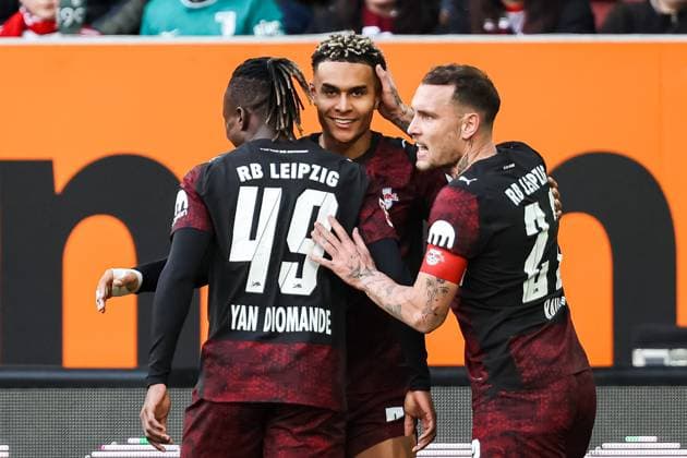Goal for Leipzig 0 3 by Antonio Nusa RB Leipzig 07 Cheers in the team Yan Diomande RB Leipzig 49 , David Raum RB Leipzig 22 GER, FC Augsburg vs RB Leipzig, 1 Bundesliga Soccer, Matchday 08, Season 2025 2026, 25 10 2025 DFB DFL REGULATIONS PROHIBIT ANY USE OF PHOTOGRAPHS AS IMAGE SEQUENCES AND OR QUASI VIDEO GER, FC Augsburg vs RB Leipzig, 1 Bundesliga Soccer, Matchday 08, Season 2025 2026, 25 10 2025 Augsburg Copyright: xEibner-Pressefoto RogerxBuerkex EP_RBE