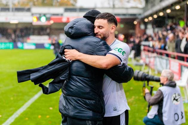 v l Alem Japaur SC Verl, 13 , Oualid Mhamdi SC Verl, 20 celebrates after 5 0 victory GER, SC Verl vs SSV Ulm 1846, Football, 3 Liga, Matchday 12, Season 2025 2026, 25 10 2025 DFL Regulations prohibit any use of photographers as image sequences and or quasi video GER, SC Verl vs SSV Ulm 1846, Football, 3 Liga, Matchday 12, Season 2025 2026, 25 10 2025 Verl Copyright: xEibner-Pressefoto JanxRollingerx EP_JSK