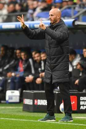 GER 1 FBL,, Hamburger SV vs VfL Wolfsburg 25 10 2025, Volksparkstadion, Hamburg, GER 1 FBL, Hamburger SV vs VfL Wolfsburg in picture Coach Paul Simonis Wolfsburg nordphotoxGmbH xWitke nph00002