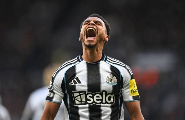 Jacob Murphy of Newcastle United celebrates scoring their first goal during the Premier League 2025 26 League match between Newcastle United FC and Fulham at St James Park on October 25, 2025 in Newcastle upon Tyne, England. Copyright: xRichardxLee SportsxPressxPhotox Sportspressphoto_SPR50549