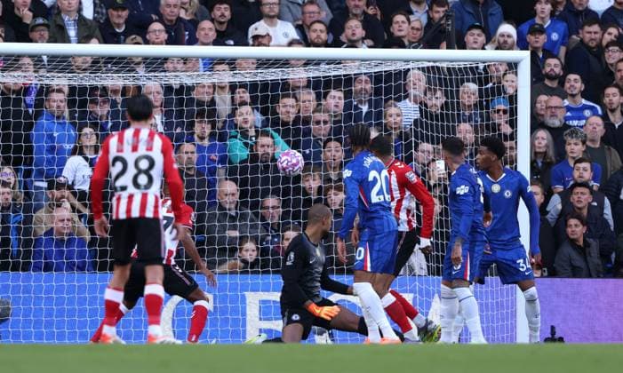 Wilson Isidor (S) scoring the first Sunderland goal (1-1) at the Chelsea v Sunderland EPL match, at Stamford Bridge, London, UK on 25th October, 2025. 