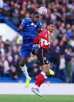 London, England, 25th October 2025. Trevoh Chalobah of Chelsea challenges Wilson Isidor of Sunderland during the Chelsea vs Sunderland Premier League match at Stamford Bridge, London. Picture credit should read: Paul Terry Sportimage EDITORIAL USE ONLY. No use with unauthorised audio, video, data, fixture lists, club league logos or live services. Online in-match use limited to 120 images, no video emulation. No use in betting, games or single club league player publications. SPI_020_PT_Chelsea_Sunderland SPI-4235-0022