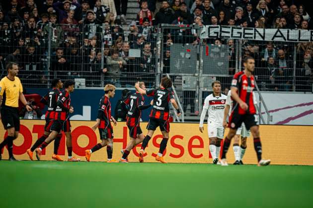 Soccer I Men I Season 2025 2026 I Bundesliga I Matchday 8 I Eintracht Frankfurt FC St Pauli I 25 10 2025 Cheers for goalscorer Jonathan Burkardt 9, Eintracht Frankfurt Frankfurt Deutsche Bank Park Hessen Germany Copyright: xLobeca MaxxKrausex