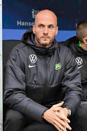 GER 1 FBL,, Hamburger SV vs VfL Wolfsburg 25 10 2025, Volksparkstadion, Hamburg, GER 1 FBL, Hamburger SV vs VfL Wolfsburg in picture Coach Paul Simonis Wolfsburg nordphotoxGmbH xWitke nph00002
