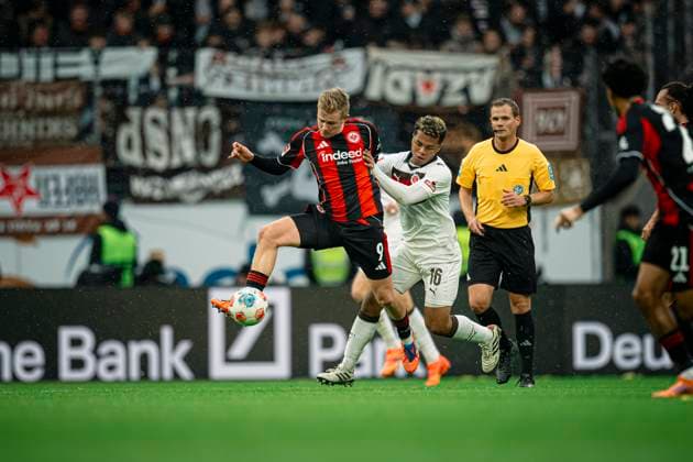 Soccer I Men I Season 2025 2026 I Bundesliga I Matchday 8 I Eintracht Frankfurt FC St Pauli I 25 10 2025 Jonathan Burkardt 9, Eintracht Frankfurt v Joel Chima Fujita 16, FC St Pauli Frankfurt Deutsche Bank Park Hessen Germany Copyright: xLobeca MaxxKrausex