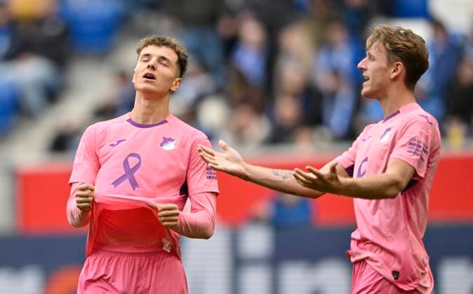 Wouter Tohumcu TSG 1899 Hoffenheim 18 Fisnik Asllani TSG 1899 Hoffenheim 11 Disappointment disappointed after missed goal chance Gesture Gesture TSG 1899 Hoffenheim vs 1 FC Heidenheim 1846 FCH 25 10 2025 DFL REGULATIONS PROHIBIT ANY USE OF PHOTOGRAPHS AS IMAGE SEQUENCES AND OR QUASI VIDEO TSG 1899 Hoffenheim vs 1 FC Heidenheim 1846 FCH