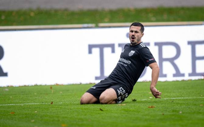 Soccer, Season 2025 2026, Regionalliga West, 25 10 2025, Matchday 13, Men, 1 FC Bocholt black vs VfL Bochum U23 gray Marvin Lorch 1 FC Bocholt , Bocholt Stadion am Huenting Nordrhein Westfalen Germany 251025_fb_1fc-bocholt_vfl-bochum-u23_45412