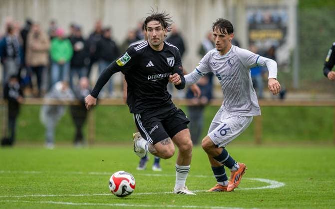 Soccer, Season 2025 2026, Regionalliga West, 25 10 2025, Matchday 13, Men, 1 FC Bocholt black vs VfL Bochum U23 gray v l Marlon Frey 1 FC Bocholt , Alessandro Crimaldi VfL Bochum U23 , Bocholt Stadion am Huenting Nordrhein Westfalen Germany 251025_fb_1fc-bocholt_vfl-bochum-u23_45439