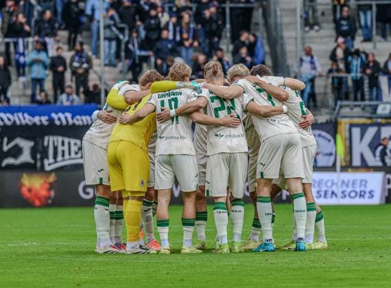 Germany 3 Liga 2025 26 SV Waldhof Mannheim vs TSV 1860 Munich Carl Benz Stadion Mannheim Team circle 1860 Munich Mannheim Carl Benz Stadion Baden Württemberg Germany Copyright: xBenedictxChristx