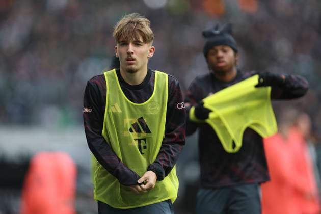 Lennart Karl (FC Bayern München) schaut waehrend des spiels der Bundesliga zwischen Borussia Mönchengladbach und FC Bayern München, Stadion im Borussia-Park am 25. October 2025 in Mönchengladbach, Deutschland. (Foto von Oliver Kaelke DeFodi Images) +++ Lennart Karl (FC Bayern München) looks on during the Bundesliga match between Borussia Mönchengladbach and FC Bayern München at Stadion im Borussia-Park on October 25, 2025 in Mönchengladbach, Germany. (Photo by Oliver Kaelke DeFodi Images) DFL regulations prohibit any use of photographs as image sequences and or quasi-video. (Photo by Oliver Kaelke DeFodi Images) Lennart Karl FC Bayern München looks on during the Bundesliga match between Borussia Mönchengladbach and FC Bayern München, Stadion im Borussia Park am 25 October 2025 in Mönchengladbach, Germany Photo by Oliver Kaelke DeFodi Images Lennart Karl FC Bayern München looks on during the Bundesliga match between Borussia Mönchengladbach and FC Bayern München at Stadion im Borussia Park on October 25, 2025 in Mönchengladbach, Germany Photo by Oliver Kaelke DeFodi Images DFL regulations prohibit any use of photographs as image sequences and or quasi video Photo by Oliver Kaelke DeFodi Images