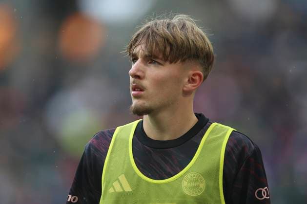 Lennart Karl (FC Bayern München) schaut waehrend des spiels der Bundesliga zwischen Borussia Mönchengladbach und FC Bayern München, Stadion im Borussia-Park am 25. October 2025 in Mönchengladbach, Deutschland. (Foto von Oliver Kaelke DeFodi Images) +++ Lennart Karl (FC Bayern München) looks on during the Bundesliga match between Borussia Mönchengladbach and FC Bayern München at Stadion im Borussia-Park on October 25, 2025 in Mönchengladbach, Germany. (Photo by Oliver Kaelke DeFodi Images) DFL regulations prohibit any use of photographs as image sequences and or quasi-video. (Photo by Oliver Kaelke DeFodi Images) Lennart Karl FC Bayern München looks on during the Bundesliga match between Borussia Mönchengladbach and FC Bayern München, Stadion im Borussia Park am 25 October 2025 in Mönchengladbach, Germany Photo by Oliver Kaelke DeFodi Images Lennart Karl FC Bayern München looks on during the Bundesliga match between Borussia Mönchengladbach and FC Bayern München at Stadion im Borussia Park on October 25, 2025 in Mönchengladbach, Germany Photo by Oliver Kaelke DeFodi Images DFL regulations prohibit any use of photographs as image sequences and or quasi video Photo by Oliver Kaelke DeFodi Images