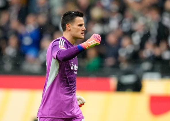 Michael Zetterer Eintracht Frankfurt, 23 reacts after scoring the 1 0 goal for Eintracht Frankfurt GER, Eintracht Frankfurt vs FC St Pauli, Football, 1 Bundesliga, Matchday 8, Season 2025 2026, 25 10 2025 DFL REGULATES PROHIBIT ANY USE OF PHOTOGRAPHS AS IMAGE SEQUENCES AND OR QUASI VIDEO GER, Eintracht Frankfurt vs FC St Pauli, Football, 1 Bundesliga, Matchday 8, Season 2025 2026, 25 10 2025 Frankfurt Copyright: xEibner-Pressefoto ScottxColemanx EP_SCN