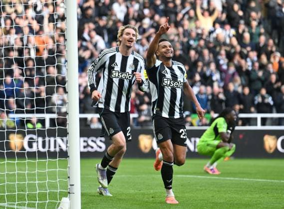 Jacob Murphy of Newcastle United celebrates scoring their first goal during the Premier League 2025 26 League match between Newcastle United FC and Fulham at St James Park on October 25, 2025 in Newcastle upon Tyne, England. Copyright: xRichardxLee SportsxPressxPhotox Sportspressphoto_SPR50622