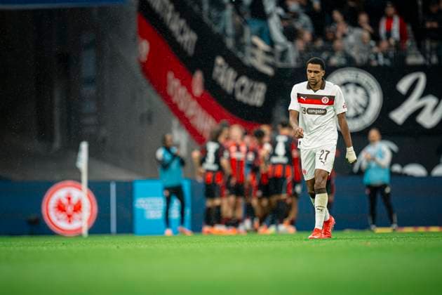 Soccer I Men I Season 2025 2026 I Bundesliga I Matchday 8 I Eintracht Frankfurt FC St Pauli I 25 10 2025 Cheers from and around goalscorer Jonathan Burkardt 9, Eintracht Frankfurt in the foreground AndrÃ as Hountondji 27, FC St Pauli Frankfurt Deutsche Bank Park Hessen Germany Copyright: xLobeca MaxxKrausex