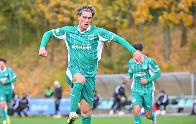 25 10 2025 Soccer Season 2025 2026 Regionalliga Bayern 15 Matchday SpVgg Greuther Fürth Fuerth II U23 Kleeblatt SpVgg Ansbach Mezi xmexzix Goal cheers joy after team circle team team to 2 0 by Juan Ignacio Cabrera Ros 15, SpVgg Greuther Fürth II