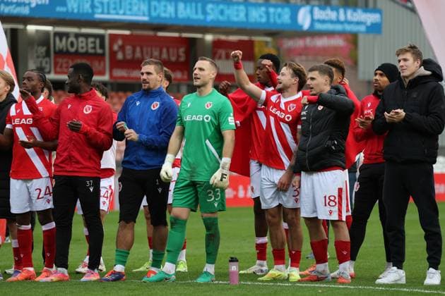 Energie celebrates victory Football 3 Liga 2025 2026 FC Energie Cottbus TSV Havelse