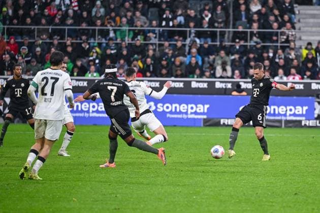 25 10 2025, Football, 1 Bundesliga, Matchday 8 Season 2025 2026, Borussia Mönchengladbach FC Bayern München, Joshua Kimmich FC Bayern München scores the goal to 0 1, xRHR PHOTO TKx Copyright: RHR-FOTOx RHR-FOTO TK