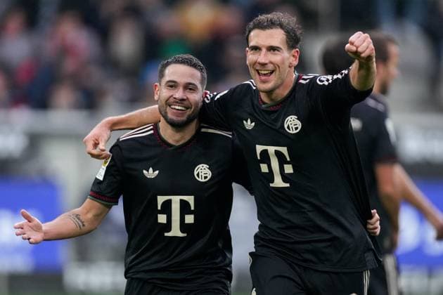 2025-10-25 Borussia Monchengladbach v FC Bayern Munchen - Bundesliga MOENCHENGLADBACH, GERMANY - OCTOBER 25: Raphael Guerreiro of FC Bayern Munchen, Leon Goretzka of FC Bayern Munchen celebrates after scoring his teams second goal during the Bundesliga match between Borussia Monchengladbach and FC Bayern Munchen at Borussia-Park on October 25, 2025 in Moenchengladbach, Germany. Moenchengladbach Borussia-Park Germany Content not available for redistribution in The Netherlands directly or indirectly through any third parties. Copyright: xJorisxVerwijstx
