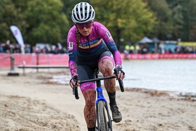 Dutch Denise Betsema pictured in action during the elite women s race of the Exact Cross, stage 3 (out of 7) in the Exact Cross cyclocross competition, in Heerde, on Saturday 25 October 2025. DAVIDxPINTENS  x137916101x
