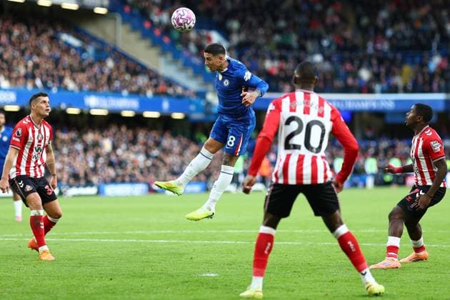 Enzo Fernandez of Chelsea with a header on goal Chelsea v Sunderland, Premier League, Football, Stamford Bridge, London, UK - 25 Oct 2025London Stamford Bridge United Kingdom EDITORIAL USE ONLY No use with unauthorised audio, video, data, fixture lists, club league logos or live services. Online in-match use limited to 120 images, no video emulation. No use in betting, games or single club league player publications. Copyright: xSimonxDael Shutterstockx 15593312ab