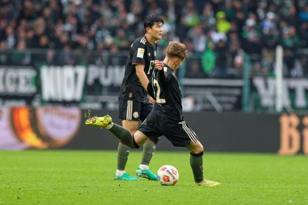 Mönchengladbach, Germany, 25 10 25 Lennart Karl FC Bayern Munich scores the goal to make it 0 3 during the Bundesliga match between Borussia Mönchengladbach vs FC Bayern Munich at Borussia Park Mönchengladbach Stadion im Borussia Park North Rhine Westphalia Germany Copyright: xBrauer-Fotoagenturx xAdrianxSchlx
