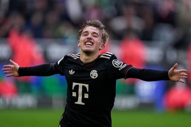 2025-10-25 Borussia Monchengladbach v FC Bayern Munchen - Bundesliga MOENCHENGLADBACH, GERMANY - OCTOBER 25: Lennart Karl of FC Bayern Munchen celebrates after scoring his teams third goal during the Bundesliga match between Borussia Monchengladbach and FC Bayern Munchen at Borussia-Park on October 25, 2025 in Moenchengladbach, Germany. Moenchengladbach Borussia-Park Germany Content not available for redistribution in The Netherlands directly or indirectly through any third parties. Copyright: xJorisxVerwijstx