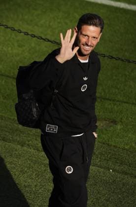 Newcastle United v Fulham - Premier League Jason Tindall is the Assistant Manager of Newcastle United during the Premier League match between Newcastle United and Fulham at St. James s Park in Newcastle, England, on October 25, 2025. Newcastle Tyne and Wear United Kingdom  Copyright: xMIxNewsx originalFilename:fletcher-newcastl251025_npNSr.jpg