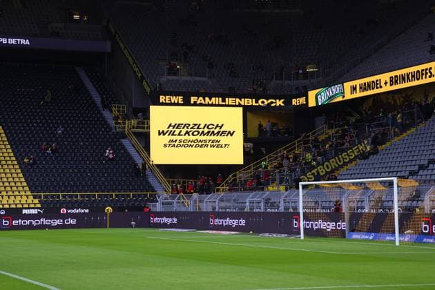 Signal Iduna Park before the match, Welcome to the most beautiful stadium in the world GER, Borussia Dortmund vs 1 FC Koeln, Football, 1 Liga, Matchday 8, Season 2025 2026, 25 10 2025 DFL REGULATIONS PROHIBIT ANY USE OF PHOTOGRAPHS AS IMAGE SEQUENCES AND OR QUASI VIDEO GER, Borussia Dortmund vs 1 FC Koeln, Football, 1 Liga, Matchday 8, Season 2025 2026, 25 10 2025 Dortmund Copyright: xEibner-Pressefoto FrankxZeisingx EP_FZG