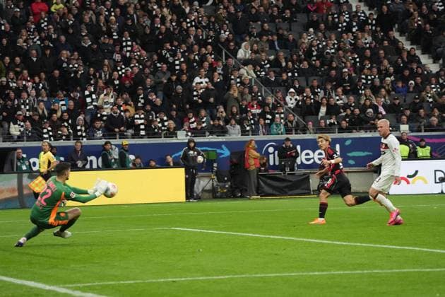 Goalkeeper Nikola Vailij FC St Pauli, 22 stops against Ritsu Doan Eintracht Frankfurt, 20 Frankfurt 25 10 2025 Eintracht Frankfurt vs FC St Pauli, Deutsche Bank Park, Matchday 8 Bundesliga