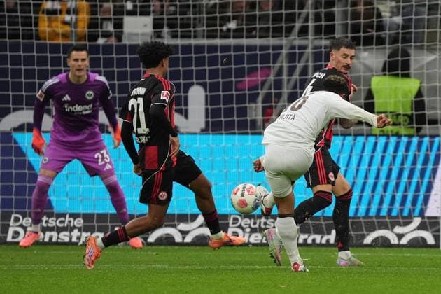 Chance for Joel Chima Fujita FC St Pauli, 16 Frankfurt 25 10 2025 Eintracht Frankfurt vs FC St Pauli, Deutsche Bank Park, Matchday 8 Bundesliga