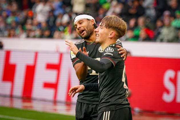 Germany Soccer Bundesliga 2025 26, 8 Matchday Borussia Mönchengladbach vs FC Bayern Munich Borussia Park Mönchengladbach Goal and goal celebration to 0 3 by Lennart Karl Bayern 42 Joy, emotions, jubilation Mönchengladbach North Rhine-Westphalia Germany Copyright: xJOERANxSTEINSIEKx